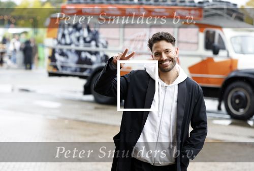 Arnhem 20 oktober 2023
Concert the streamers in het gelredome .
Deelnemers oa Susan en Freek Ronnie Flex Guus Meeuwis Nick Schilder Simon Keizer Diggy Dex Kraantje pappie Roel v Velzen Snelle Danny Vera Flemming Claude Paul de Leeuw Zoe Tauran en Frank Lammers .