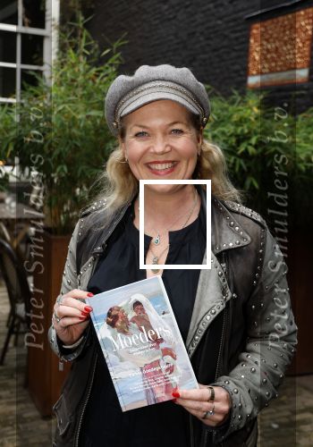 Amsterdam 10 oktober 2023
Presentatie boek moeders van Esther Goedegebuure bij het West Indisch huis. Roos Schlikker