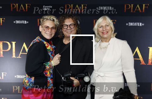 Amsterdam 13 oktober 2023
Premiere Piaf in het DeLamar theater.
Roy Beusker met vrouw en schoonmoeder