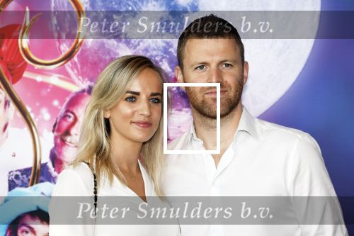 Amsterdam 30 september 2023
Premiere de Grote sinterklaasfilm in Pathe Noord.
Royce de Vries met zijn vrouw
