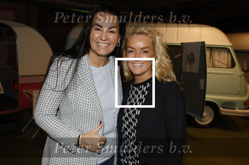 Amsterdam 31 oktober 2023
Danny Froger met partner Ann Dominique Wilten en dochter Fallon, Maxim Froger met partner Ruby van Wanrooij, Natasja Froger met partner Rene Froger, Didier Froger met partner Sammy Verheij en Natascha Froger met partner Matthijs met dochters tijdens de speciale Lunch Screening van De Frogers: Happy Campers van TLC bij Outside Inn te Amsterdam. Samantha Steenwijk met partner