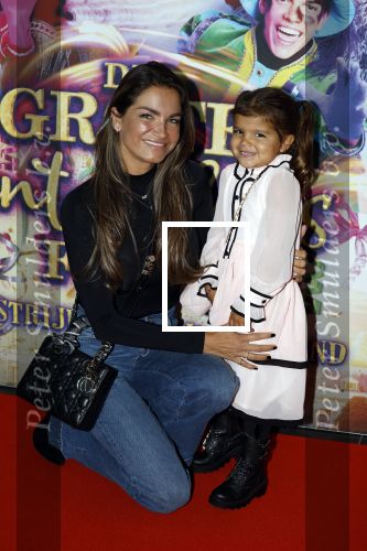 Amsterdam 30 september 2023
Premiere de Grote sinterklaasfilm in Pathe Noord.
Shirley Dubbelboer met dochter