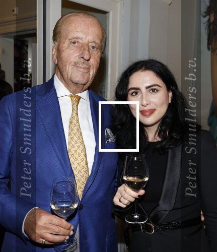 Amsterdam 29 oktober 2023
Opening expositie Davide Heijmans . Haar man Thierry Baudet en haar zoontje waren ook aanwezig .
Theo Hiddema en Lusine