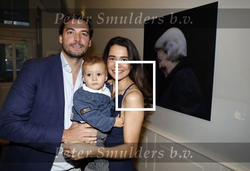 Amsterdam 29 oktober 2023
Opening expositie Davide Heijmans . Haar man Thierry Baudet en haar zoontje waren ook aanwezig .