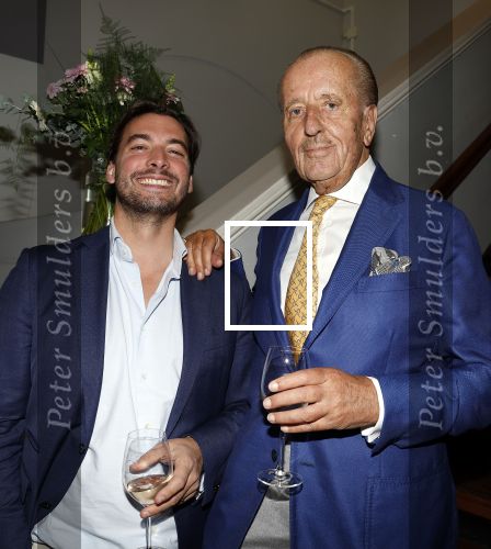 Amsterdam 29 oktober 2023
Opening expositie Davide Heijmans . Haar man Thierry Baudet en haar zoontje waren ook aanwezig .
Thierry Baudet en Theo Hiddema