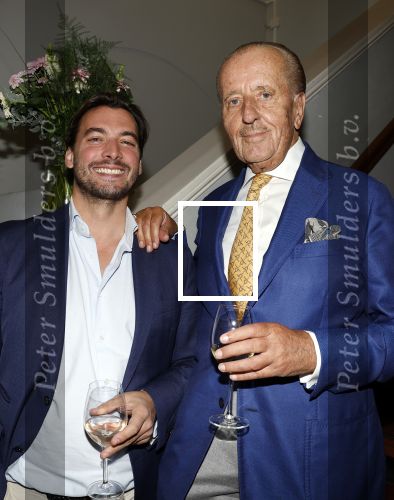 Amsterdam 29 oktober 2023
Opening expositie Davide Heijmans . Haar man Thierry Baudet en haar zoontje waren ook aanwezig .
Thierry Baudet en Theo Hiddema