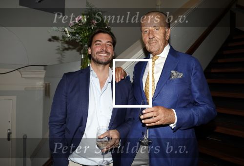 Amsterdam 29 oktober 2023
Opening expositie Davide Heijmans . Haar man Thierry Baudet en haar zoontje waren ook aanwezig .
Thierry Baudet en Theo Hiddema