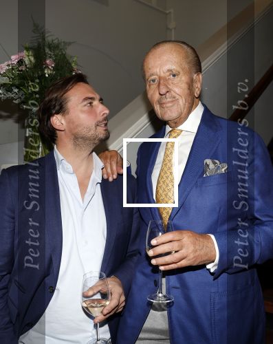 Amsterdam 29 oktober 2023
Opening expositie Davide Heijmans . Haar man Thierry Baudet en haar zoontje waren ook aanwezig .
Thierry Baudet en Theo Hiddema