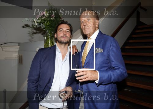 Amsterdam 29 oktober 2023
Opening expositie Davide Heijmans . Haar man Thierry Baudet en haar zoontje waren ook aanwezig .
Thierry Baudet en Theo Hiddema