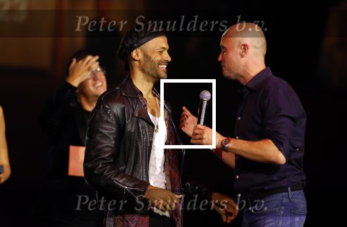 Tilburg 2 oktober 2023
Buma Prijzen in 013 in Tilburg . Tony v d Berkt krijgt prijs uit handen van Alain Clark