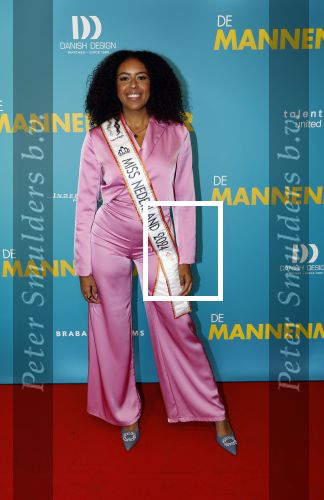 Amsterdam 14 oktober 2024
Premiere de Mannenmaker in Tuschinski met in de hoofdrollen oa Katja Schuurman Eva v d Wijdeven Leo Alkemade Georgina Verbaan Melissas Drost Huub Smit Yasmin Karssing en Rene Watzema . Amber Rustenberg