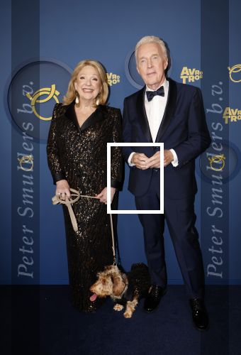 Amsterdam 17 oktober 2024
Het televizierring gala 2024  in carre .  Janny v d Heijden met hondje en Andre v Duin