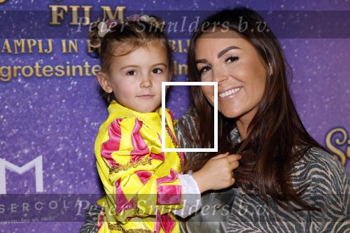 Amsterdam 19 oktober 2024
Premiere de grote Sinterklaasfilm in Tuschinski. Ann Dominique Welten met dochter