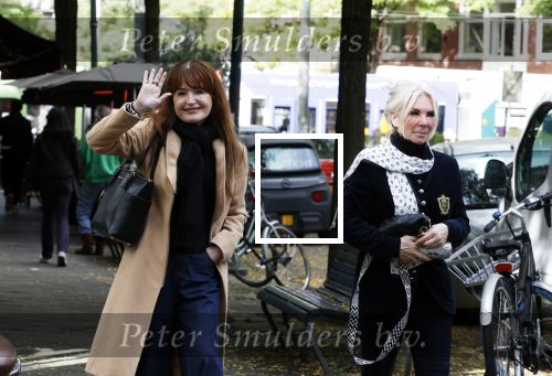 Amsterdam 10 oktober 2024
Astrid Colle ( ex Martin Brozius) en Willeke Schoonewille ( ex Peter Jan Rens) op de Cornelis schuytstraat.