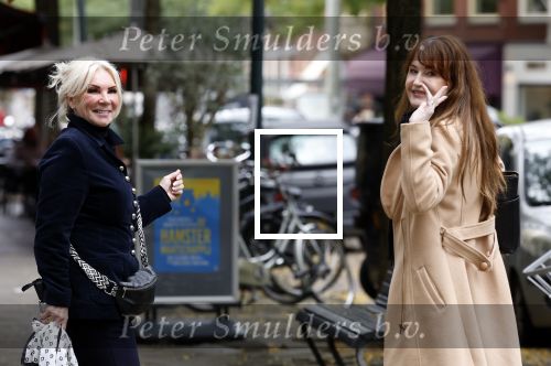 Amsterdam 10 oktober 2024
Astrid Colle ( ex Martin Brozius) en Willeke Schoonewille ( ex Peter Jan Rens) op de Cornelis schuytstraat.