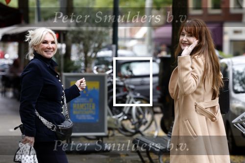 Amsterdam 10 oktober 2024
Astrid Colle ( ex Martin Brozius) en Willeke Schoonewille ( ex Peter Jan Rens) op de Cornelis schuytstraat.