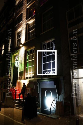 Amsterdam 19 oktober 2024
Presentatie van de nieuwe proffesionele muziek oortjes van Breggz in het pand waar voormalig Yab Yum zat . Xander de Buisonje is de founder van Breggz . Ze zijn in de USA uitgeroepen totm het beste produkt . Xander was er samen met zijn vrouw Sophie . Zoon Sem v Dijk en beste vriend draaiden er . Ook Erland Galjaard en Ronald Molendijk draaiden en set . Wendy v Dijk was ook aanwezig om naar haar mannen te kijken/luisteren.