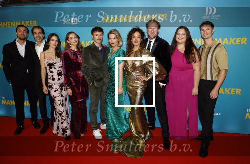 Amsterdam 14 oktober 2024
Premiere de Mannenmaker in Tuschinski met in de hoofdrollen oa Katja Schuurman Eva v d Wijdeven Leo Alkemade Georgina Verbaan Melissas Drost Huub Smit Yasmin Karssing en Rene Watzema .