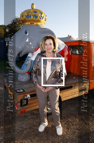 Hilversum 4 oktober 2024
Feestje Nicole des Bouvrie op de sterfdag van haar vader Jan des Bouvrie . Catherine Keyl