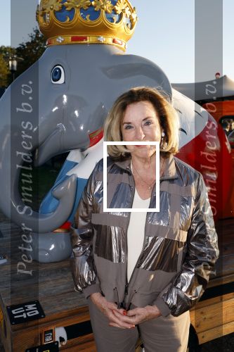 Hilversum 4 oktober 2024
Feestje Nicole des Bouvrie op de sterfdag van haar vader Jan des Bouvrie . Catherine Keyl