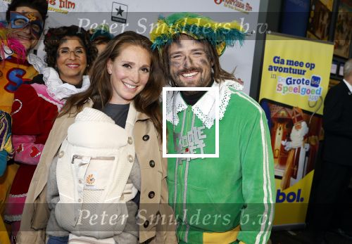 Utrecht 13 oktober 2024
Premiere de club van sinterklaas in Utrecht. Chava Voorin t Holt met baby en partner Job Bovenlander