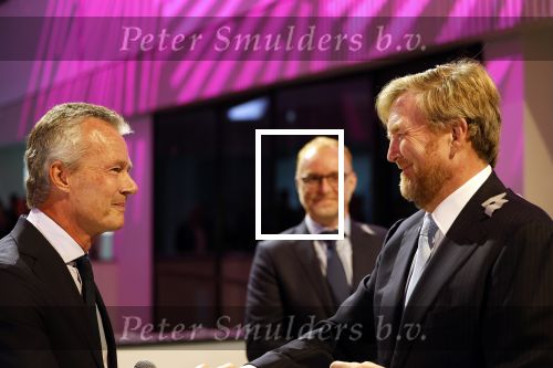 Amsterdam 10 oktober 2024
Koning Willem Alexander opent het HQ van DPG Media / Mediavaert . Aanwezig namend de GPD Christian v Thillo ( Executive Chairman van DPG Media ) en Erik Roddenhof (CEO DPG Media ).