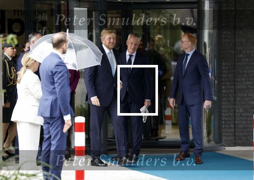 Amsterdam 10 oktober 2024
Koning Willem Alexander opent het HQ van DPG Media / Mediavaert . Aanwezig namend de GPD Christian v Thillo ( Executive Chairman van DPG Media ) en Erik Roddenhof (CEO DPG Media ).
