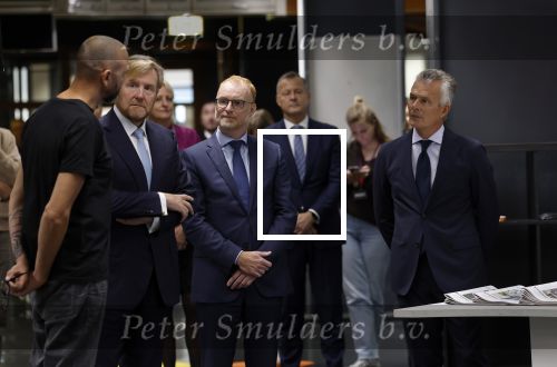 Amsterdam 10 oktober 2024
Koning Willem Alexander opent het HQ van DPG Media / Mediavaert . Aanwezig namend de GPD Christian v Thillo ( Executive Chairman van DPG Media ) en Erik Roddenhof (CEO DPG Media ).