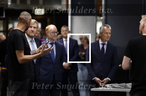 Amsterdam 10 oktober 2024
Koning Willem Alexander opent het HQ van DPG Media / Mediavaert . Aanwezig namend de GPD Christian v Thillo ( Executive Chairman van DPG Media ) en Erik Roddenhof (CEO DPG Media ).