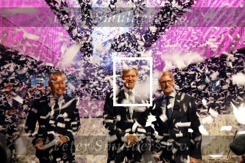 Amsterdam 10 oktober 2024
Koning Willem Alexander opent het HQ van DPG Media / Mediavaert . Aanwezig namend de GPD Christian v Thillo ( Executive Chairman van DPG Media ) en Erik Roddenhof (CEO DPG Media ).