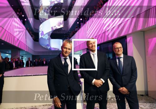 Amsterdam 10 oktober 2024
Koning Willem Alexander opent het HQ van DPG Media / Mediavaert . Aanwezig namend de GPD Christian v Thillo ( Executive Chairman van DPG Media ) en Erik Roddenhof (CEO DPG Media ).