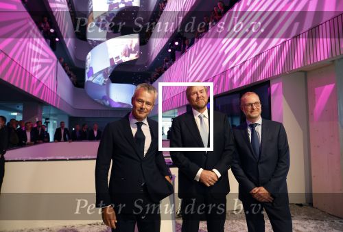 Amsterdam 10 oktober 2024
Koning Willem Alexander opent het HQ van DPG Media / Mediavaert . Aanwezig namend de GPD Christian v Thillo ( Executive Chairman van DPG Media ) en Erik Roddenhof (CEO DPG Media ).