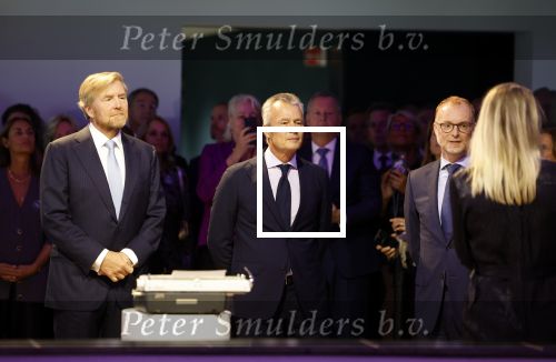 Amsterdam 10 oktober 2024
Koning Willem Alexander opent het HQ van DPG Media / Mediavaert . Aanwezig namend de GPD Christian v Thillo ( Executive Chairman van DPG Media ) en Erik Roddenhof (CEO DPG Media ).