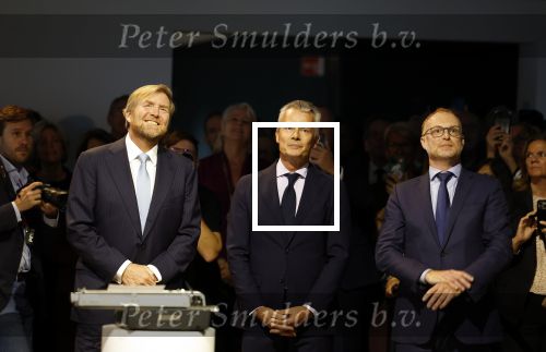 Amsterdam 10 oktober 2024
Koning Willem Alexander opent het HQ van DPG Media / Mediavaert . Aanwezig namend de GPD Christian v Thillo ( Executive Chairman van DPG Media ) en Erik Roddenhof (CEO DPG Media ).