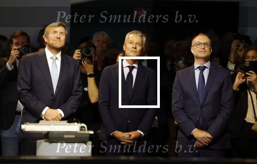 Amsterdam 10 oktober 2024
Koning Willem Alexander opent het HQ van DPG Media / Mediavaert . Aanwezig namend de GPD Christian v Thillo ( Executive Chairman van DPG Media ) en Erik Roddenhof (CEO DPG Media ).