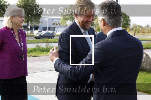 Amsterdam 10 oktober 2024
Koning Willem Alexander opent het HQ van DPG Media / Mediavaert . Aanwezig namend de GPD Christian v Thillo ( Executive Chairman van DPG Media ) en Erik Roddenhof (CEO DPG Media ).