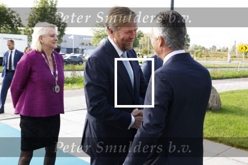 Amsterdam 10 oktober 2024
Koning Willem Alexander opent het HQ van DPG Media / Mediavaert . Aanwezig namend de GPD Christian v Thillo ( Executive Chairman van DPG Media ) en Erik Roddenhof (CEO DPG Media ).