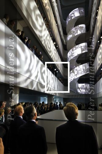Amsterdam 10 oktober 2024
Koning Willem Alexander opent het HQ van DPG Media / Mediavaert . Aanwezig namend de GPD Christian v Thillo ( Executive Chairman van DPG Media ) en Erik Roddenhof (CEO DPG Media ).