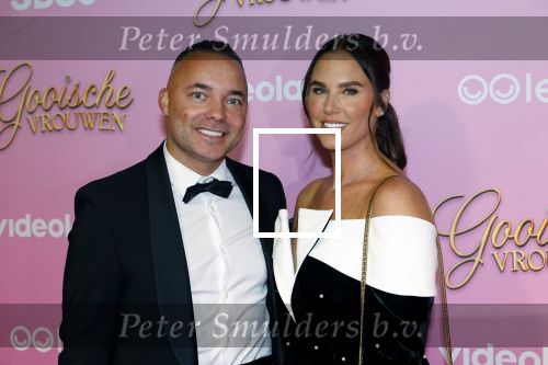 Amsterdam 22 oktober 2024
Premiere Gooische vrouwen in het DeLaMar theater. Demy de Zeeuw met zijn vrouw Danielle