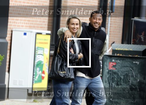 Amsterdam 10 oktober 2024
Denny Landzaat  met zijn vrouw in Amsterdam zuid.