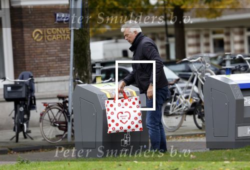 Amsterdam 12 oktober 2024
Derk Bolt doet boodschappen in Amsterdam zuid.