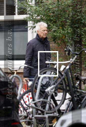 Amsterdam 12 oktober 2024
Derk Bolt doet boodschappen in Amsterdam zuid.