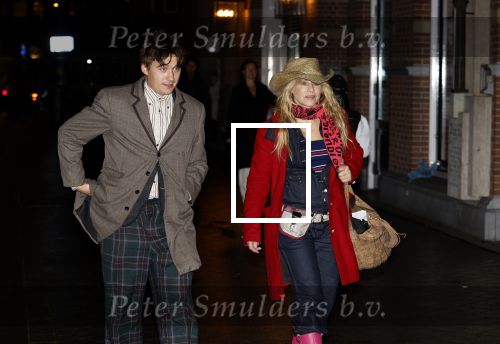 Amsterdam 21 oktober 2024
Premiere in de Jordaan in het deLamar theater. Ellen ten Damme met vriend Ringo Maurer . Ringo is 30 jaar jonger.