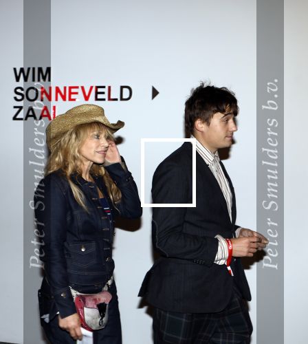 Amsterdam 21 oktober 2024
Premiere in de Jordaan in het deLamar theater. Ellen ten Damme met vriend Ringo Maurer . Ringo is 30 jaar jonger.