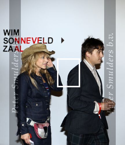 Amsterdam 21 oktober 2024
Premiere in de Jordaan in het deLamar theater. Ellen ten Damme met vriend Ringo Maurer . Ringo is 30 jaar jonger.