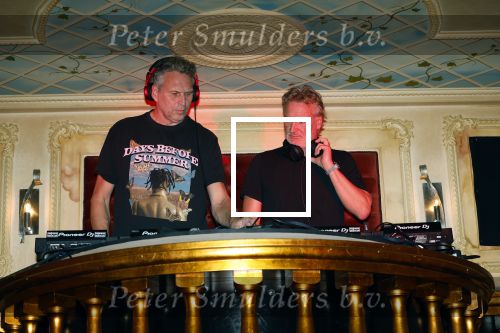 Amsterdam 19 oktober 2024
Presentatie van de nieuwe proffesionele muziek oortjes van Breggz in het pand waar voormalig Yab Yum zat . Xander de Buisonje is de founder van Breggz . Ze zijn in de USA uitgeroepen totm het beste produkt . Xander was er samen met zijn vrouw Sophie . Zoon Sem v Dijk en beste vriend draaiden er . Ook Erland Galjaard en Ronald Molendijk draaiden en set . Wendy v Dijk was ook aanwezig om naar haar mannen te kijken/luisteren.