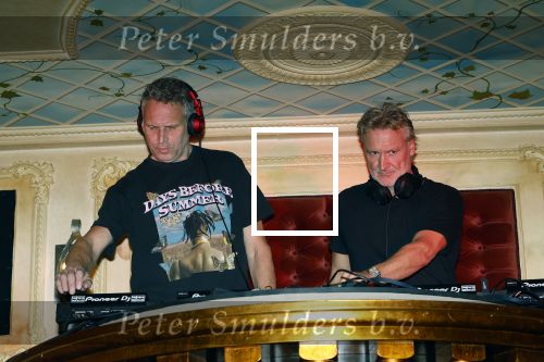 Amsterdam 19 oktober 2024
Presentatie van de nieuwe proffesionele muziek oortjes van Breggz in het pand waar voormalig Yab Yum zat . Xander de Buisonje is de founder van Breggz . Ze zijn in de USA uitgeroepen totm het beste produkt . Xander was er samen met zijn vrouw Sophie . Zoon Sem v Dijk en beste vriend draaiden er . Ook Erland Galjaard en Ronald Molendijk draaiden en set . Wendy v Dijk was ook aanwezig om naar haar mannen te kijken/luisteren.