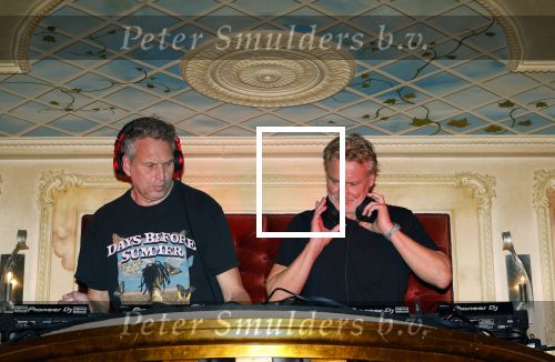 Amsterdam 19 oktober 2024
Presentatie van de nieuwe proffesionele muziek oortjes van Breggz in het pand waar voormalig Yab Yum zat . Xander de Buisonje is de founder van Breggz . Ze zijn in de USA uitgeroepen totm het beste produkt . Xander was er samen met zijn vrouw Sophie . Zoon Sem v Dijk en beste vriend draaiden er . Ook Erland Galjaard en Ronald Molendijk draaiden en set . Wendy v Dijk was ook aanwezig om naar haar mannen te kijken/luisteren.