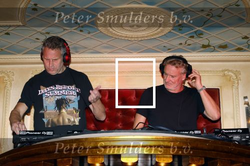 Amsterdam 19 oktober 2024
Presentatie van de nieuwe proffesionele muziek oortjes van Breggz in het pand waar voormalig Yab Yum zat . Xander de Buisonje is de founder van Breggz . Ze zijn in de USA uitgeroepen totm het beste produkt . Xander was er samen met zijn vrouw Sophie . Zoon Sem v Dijk en beste vriend draaiden er . Ook Erland Galjaard en Ronald Molendijk draaiden en set . Wendy v Dijk was ook aanwezig om naar haar mannen te kijken/luisteren.