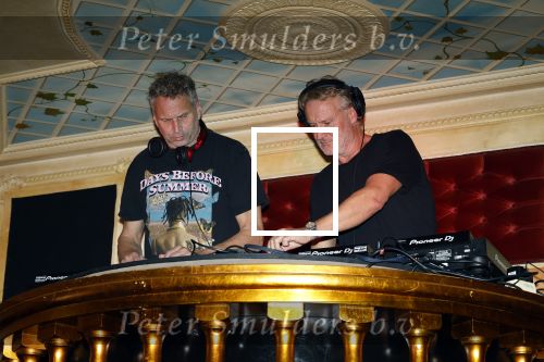 Amsterdam 19 oktober 2024
Presentatie van de nieuwe proffesionele muziek oortjes van Breggz in het pand waar voormalig Yab Yum zat . Xander de Buisonje is de founder van Breggz . Ze zijn in de USA uitgeroepen totm het beste produkt . Xander was er samen met zijn vrouw Sophie . Zoon Sem v Dijk en beste vriend draaiden er . Ook Erland Galjaard en Ronald Molendijk draaiden en set . Wendy v Dijk was ook aanwezig om naar haar mannen te kijken/luisteren.